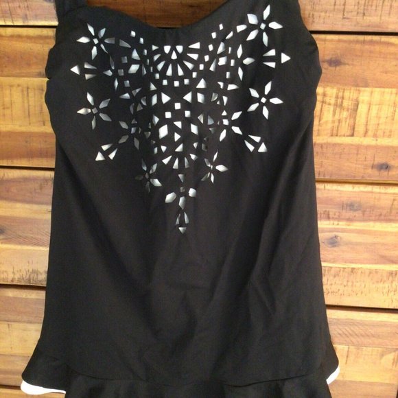 BECCA BLACK SWIMDRESS WITH CUTOUT DESIGN! SIZE OX! - Picture 2 of 3